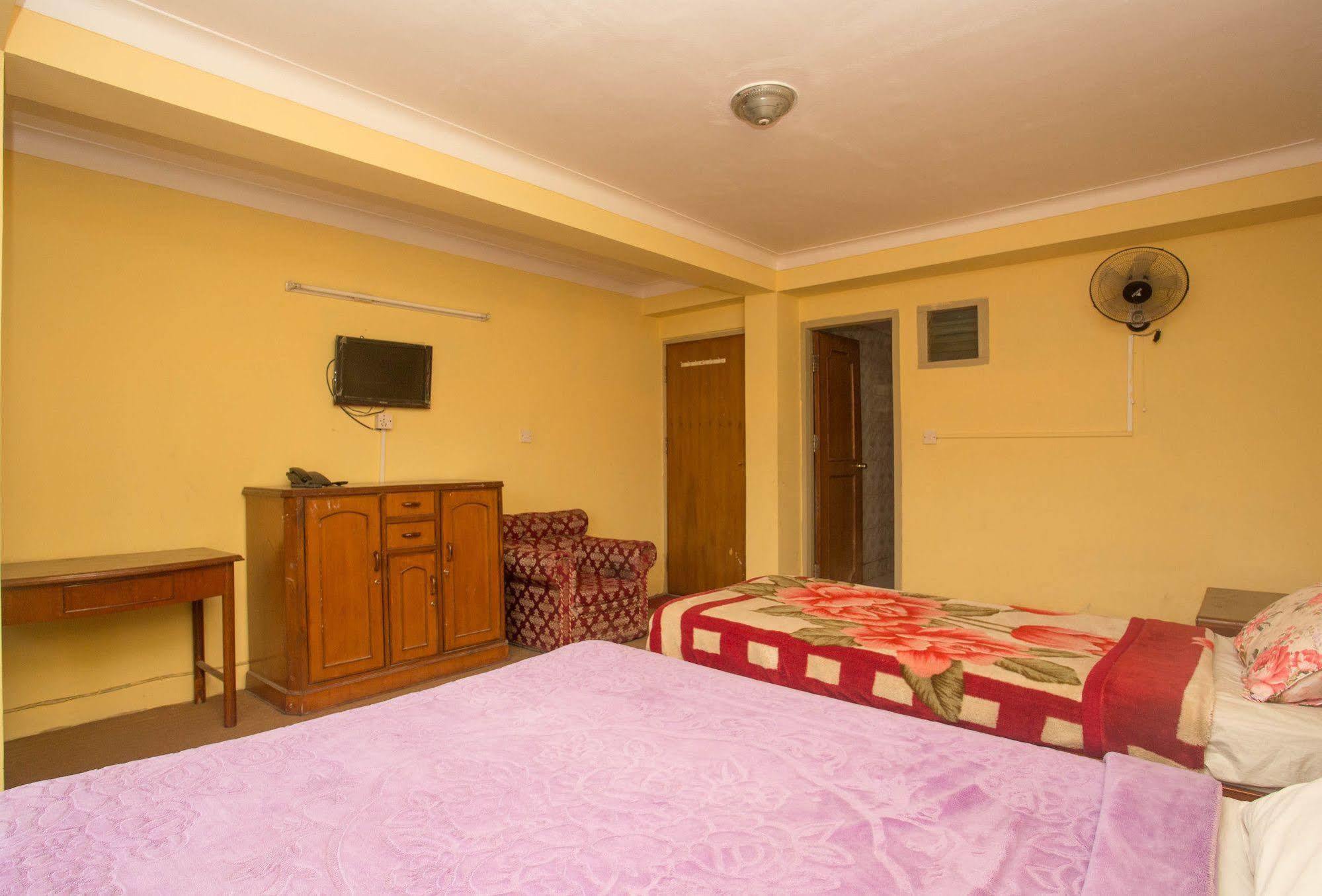 Hotel Red Panda Катманду Екстер'єр фото