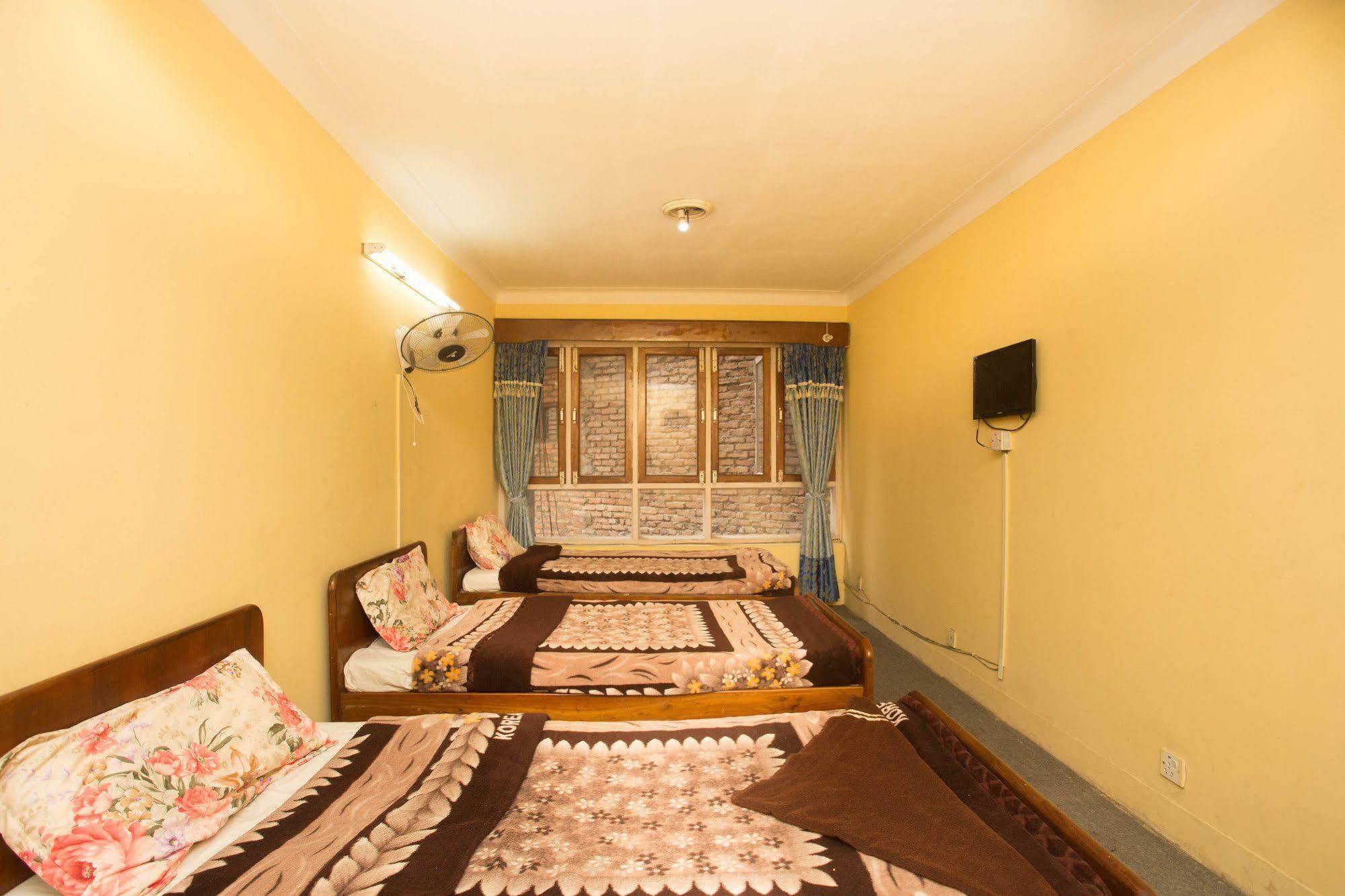 Hotel Red Panda Катманду Екстер'єр фото