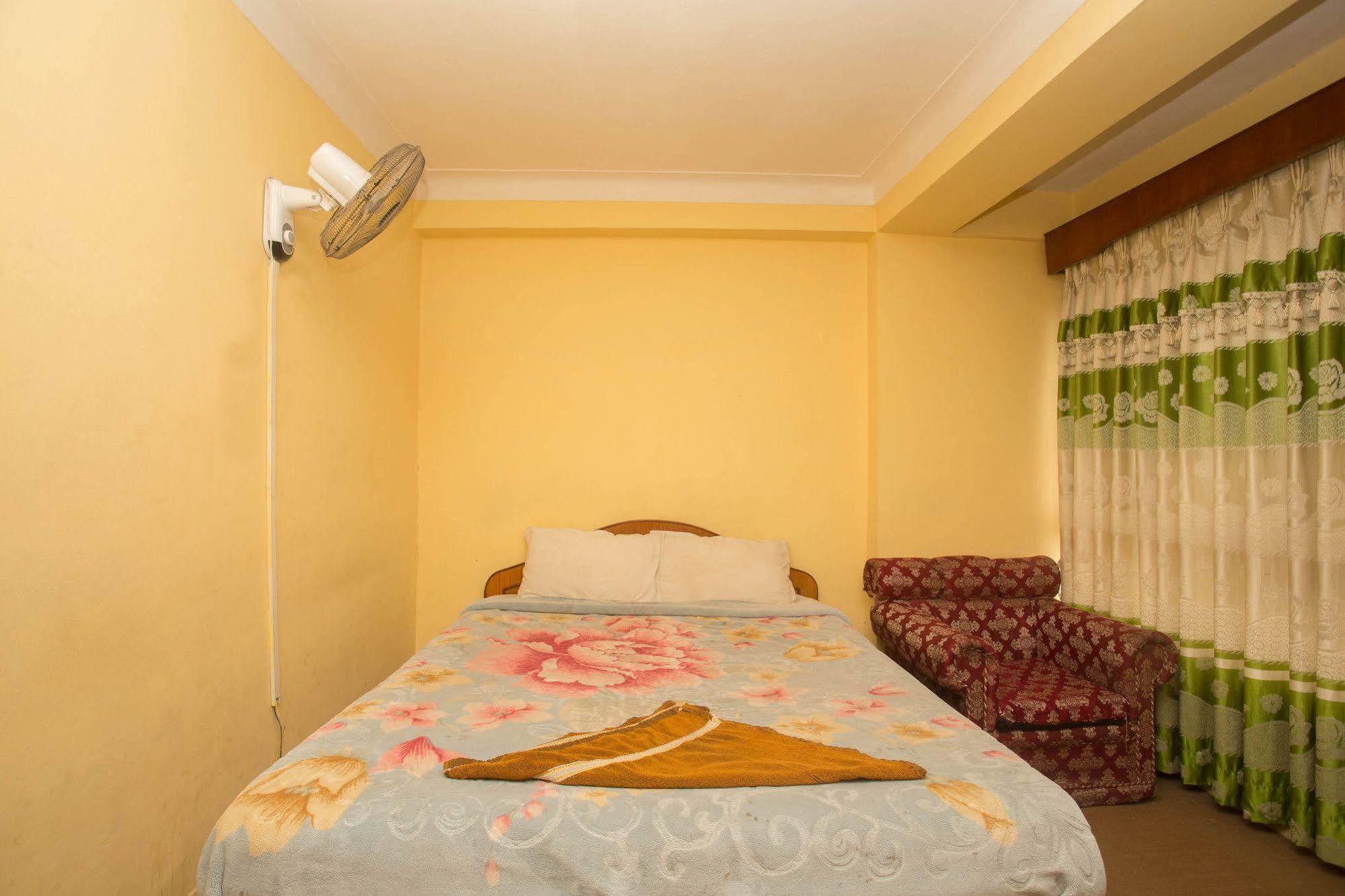 Hotel Red Panda Катманду Екстер'єр фото