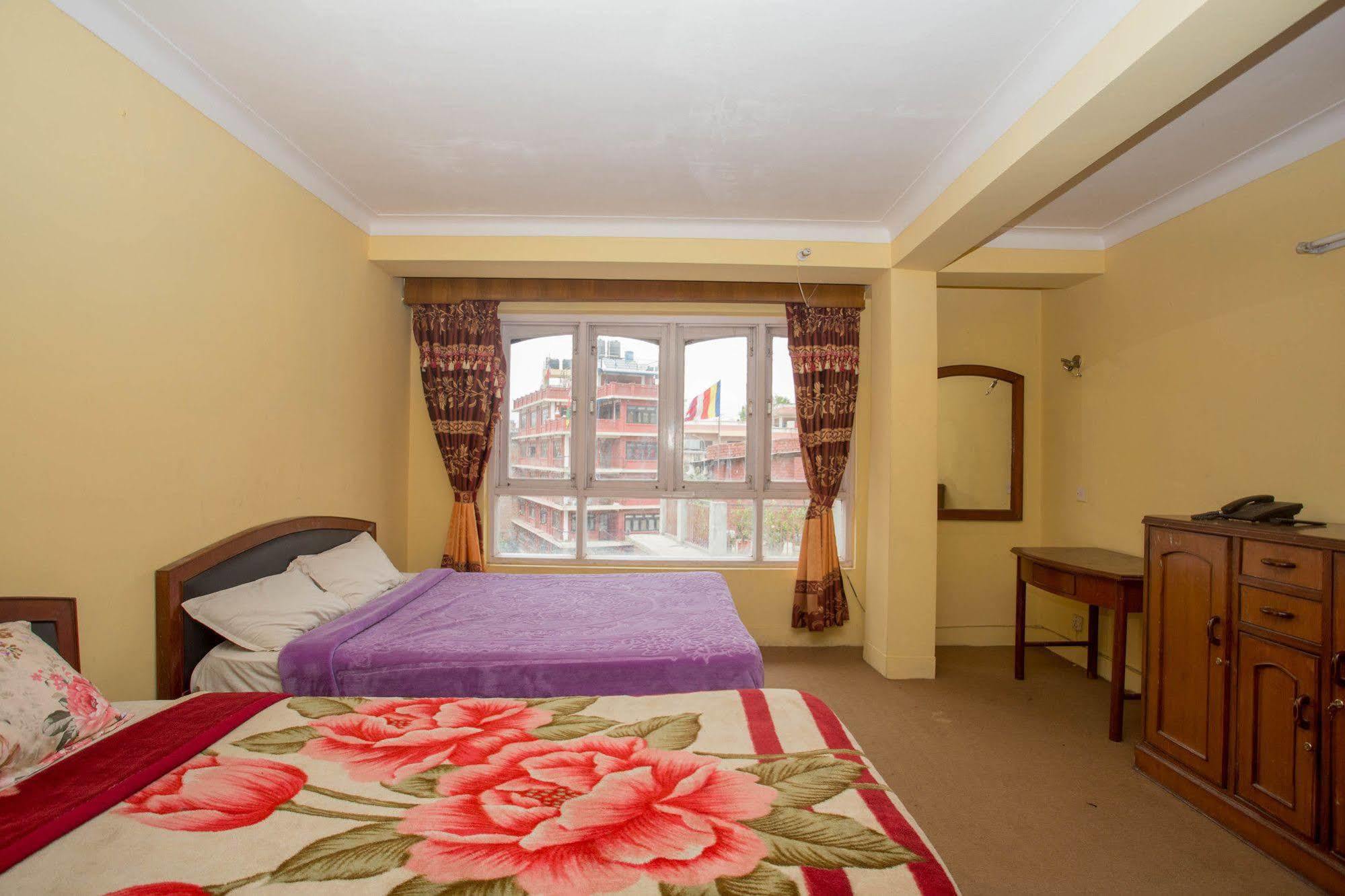 Hotel Red Panda Катманду Екстер'єр фото