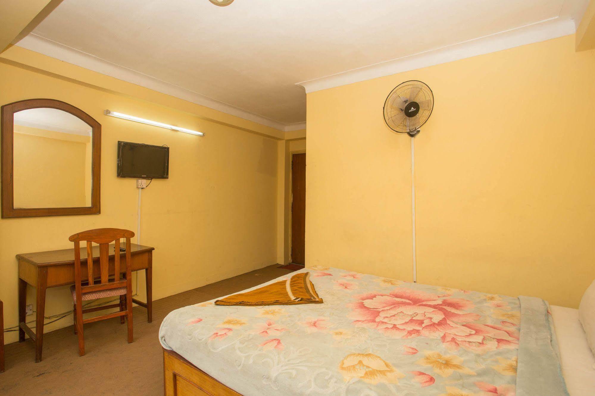 Hotel Red Panda Катманду Екстер'єр фото
